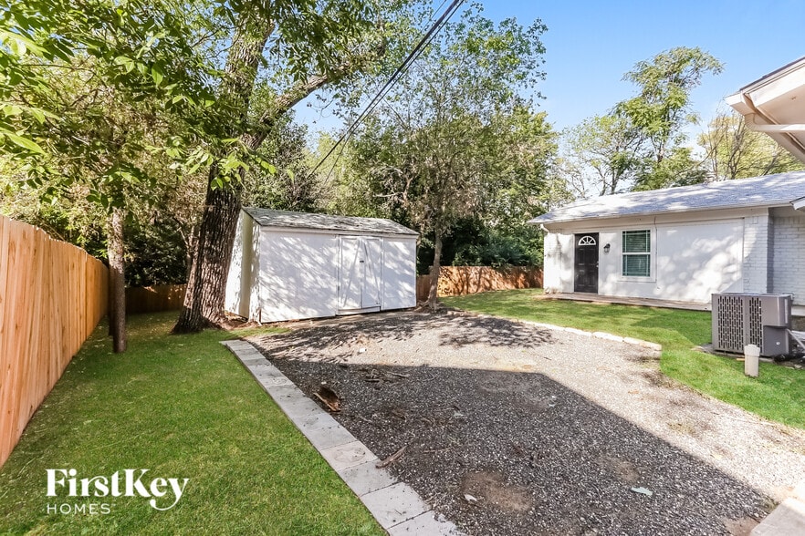 Building Photo - 3804 Driskell Blvd