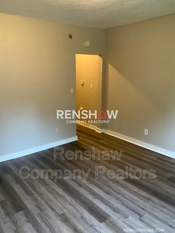 Building Photo - 410 N Connell Ave