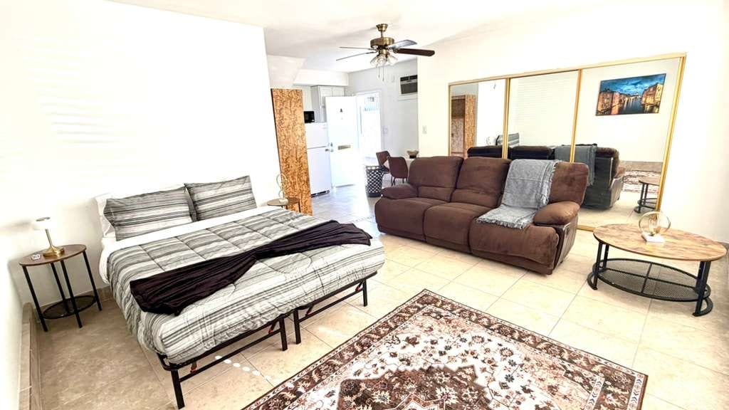 Building Photo - 3030 Plaza St