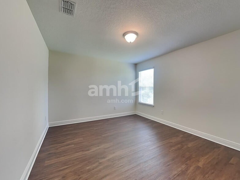 Building Photo - 20219 Calla Lily Dr