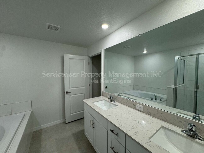 Building Photo - 10347 Honey Hammock Wy