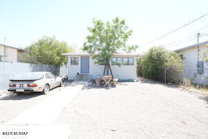 Building Photo - 1023 E Lee St