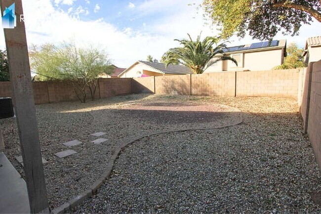 Building Photo - Charming 3-beds, 2-baths home in Wigwam Creek of Litchfield Park!