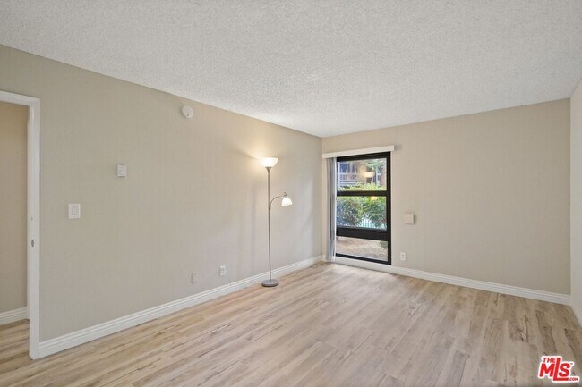 Building Photo - 7740 Redlands St