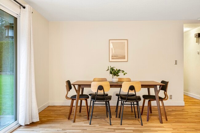 Building Photo - 11641 204th Ave NE