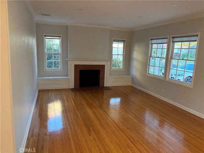 Building Photo - 851 Graynold Ave