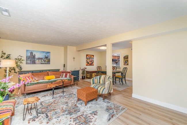 Building Photo - 1632 Shady Cove Ln