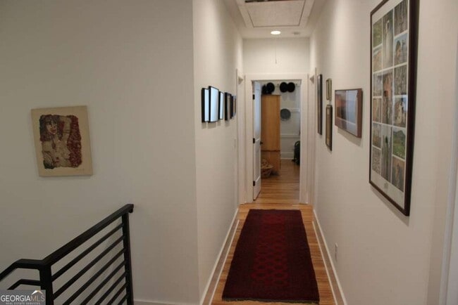 Building Photo - 232 Wilbur Ave SE