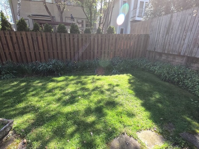 Building Photo - 9/1 Beautiful Hidden GEM. 2 Blocks from Wa...
