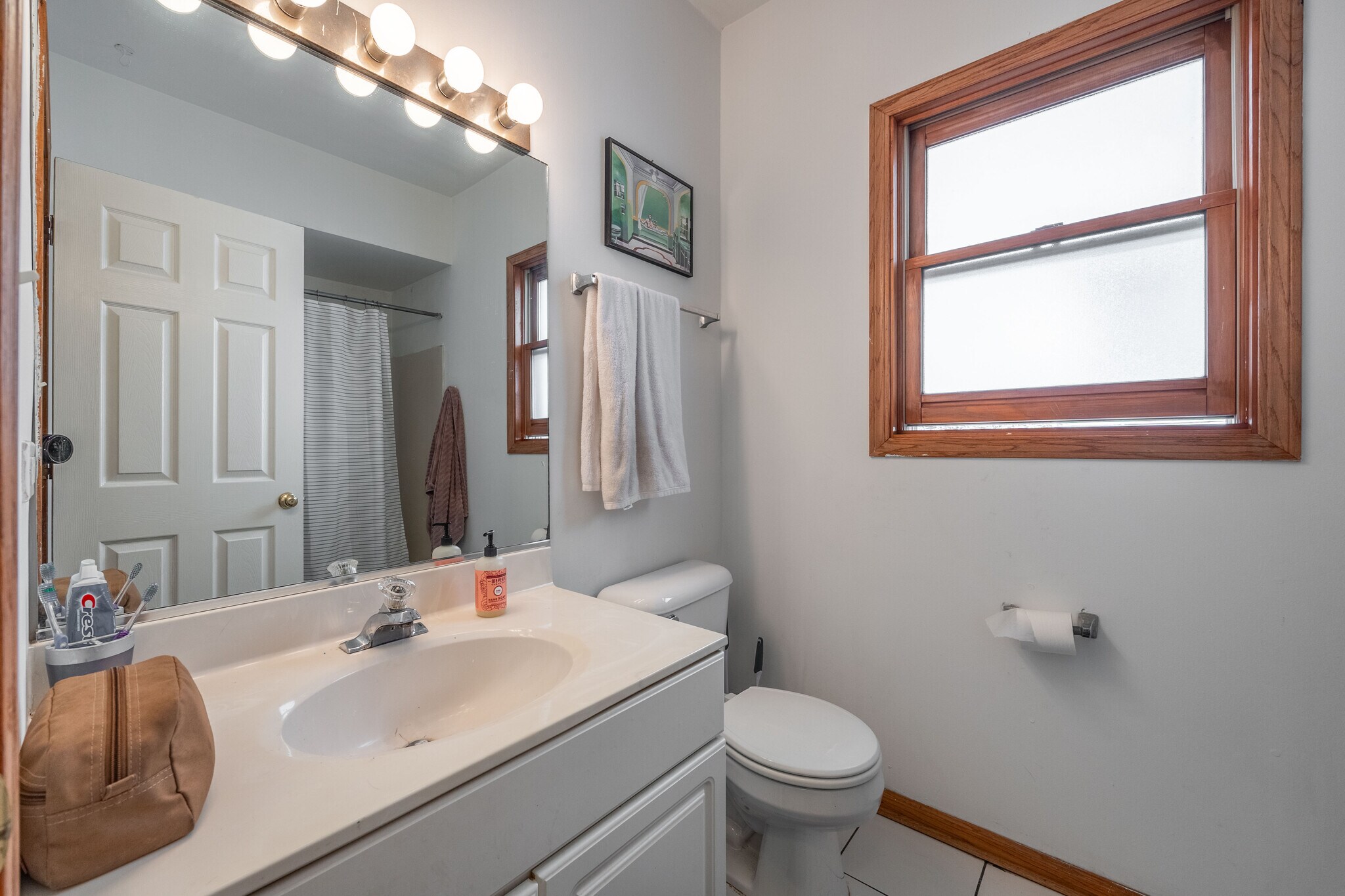 Building Photo - 1351 N Wolcott Ave