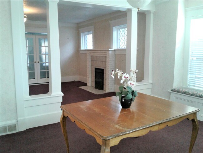 Building Photo - 181 N 200 E