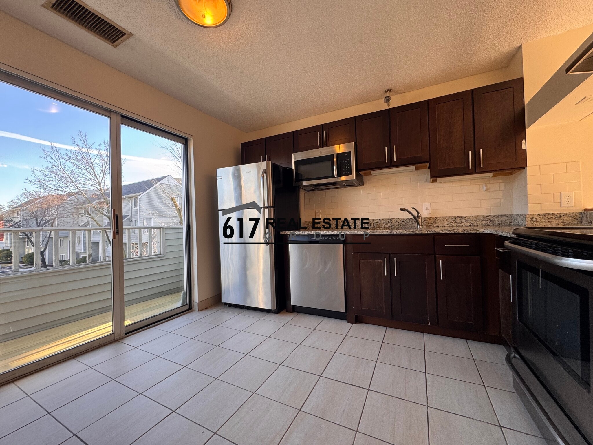 Building Photo - 150 N Beacon St