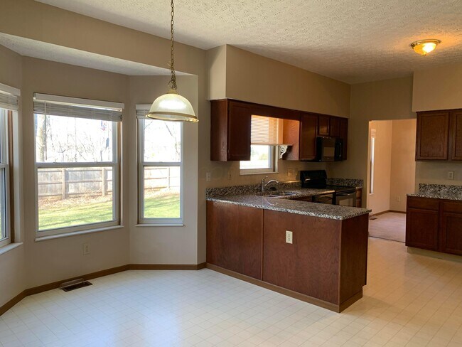 Building Photo - 620 Laurel Oak Ct