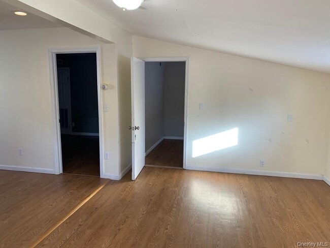 Building Photo - 8068 Albany Post Rd