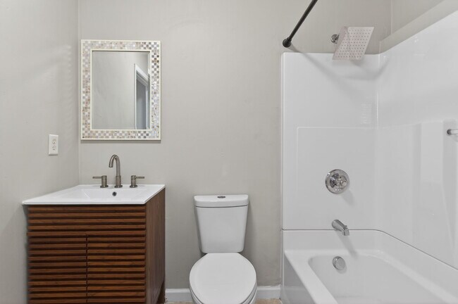 Building Photo - 2818 Tidewater Dr