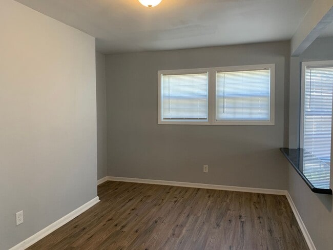 Building Photo - 3629 Lawnview St