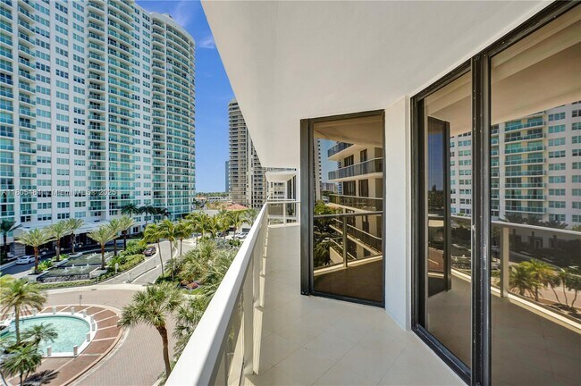 Building Photo - 20281 E Country Club Dr