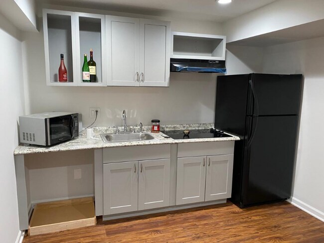 Building Photo - 1524 Santander Dr