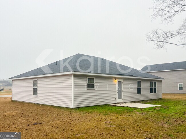 Building Photo - 136 Western Red Cedar Dr