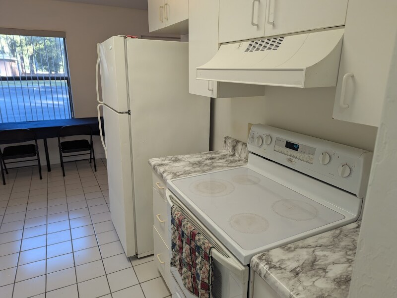 Building Photo - 3600 SW 23rd St