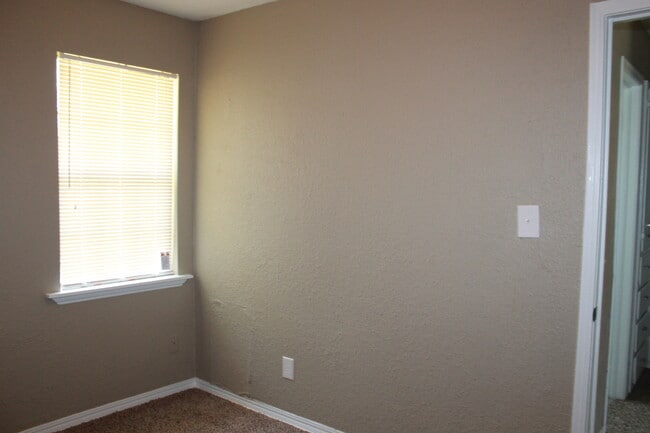 Building Photo - Midwest City Schools!