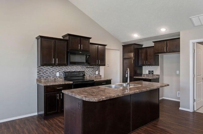 Building Photo - 4 Bedroom | 2 Bathroom | 3 Car Garage| Republic MO | Fenced Backyard!