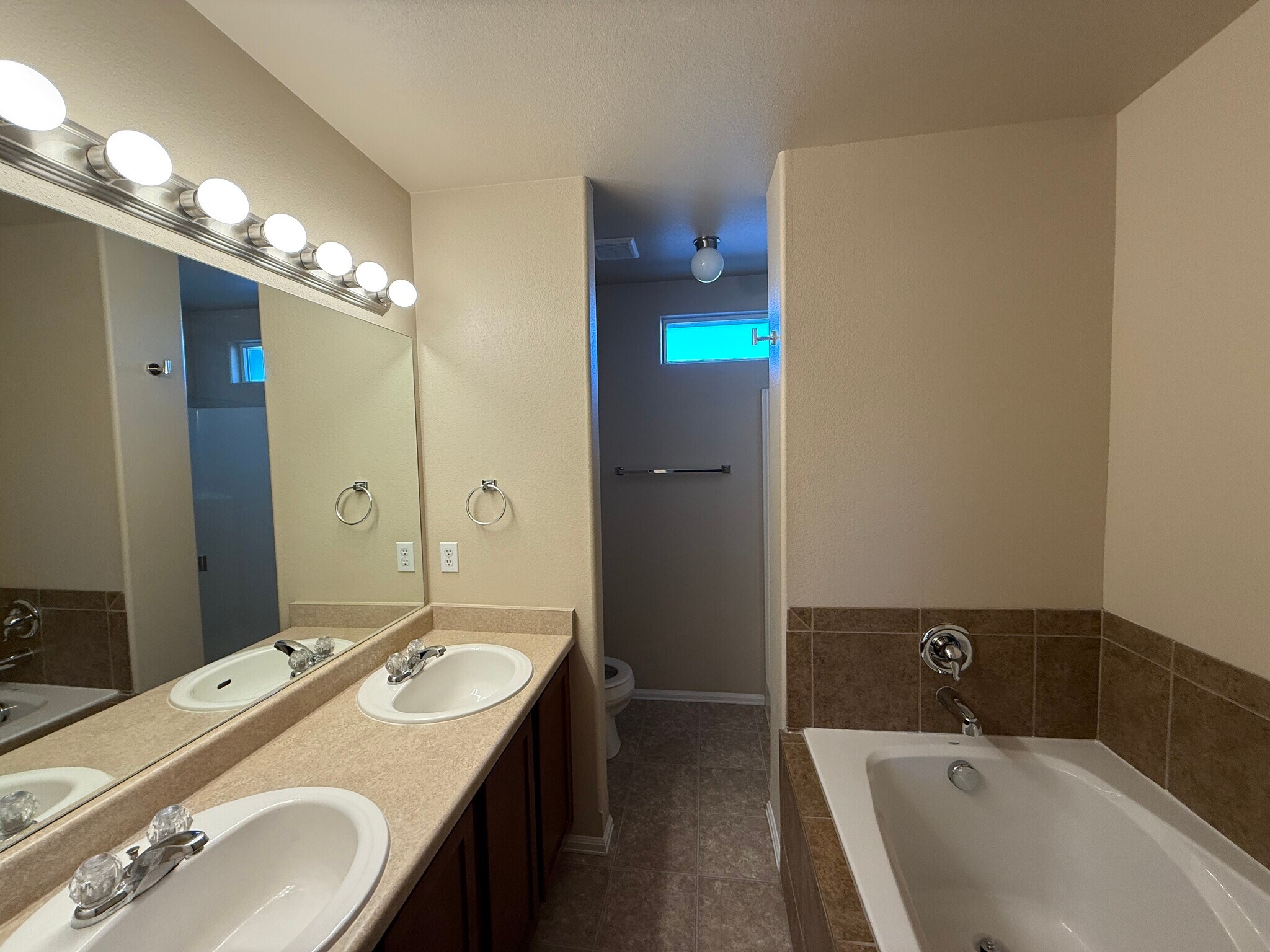 Building Photo - 775 Hailey Glenn Vw