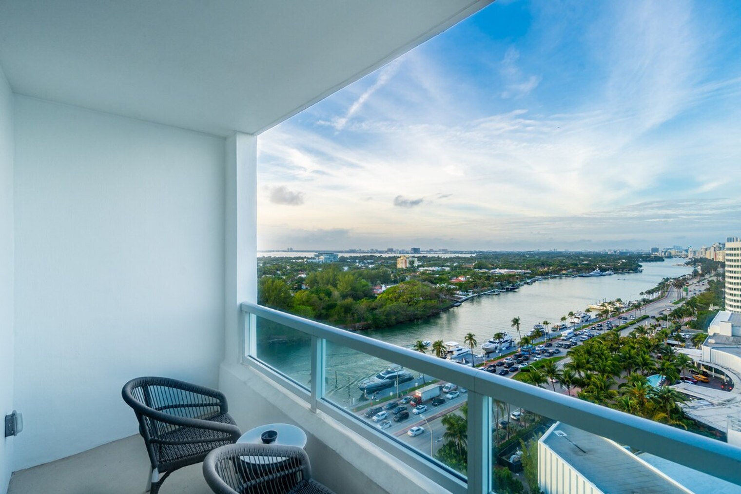 Building Photo - 4385 Collins Ave