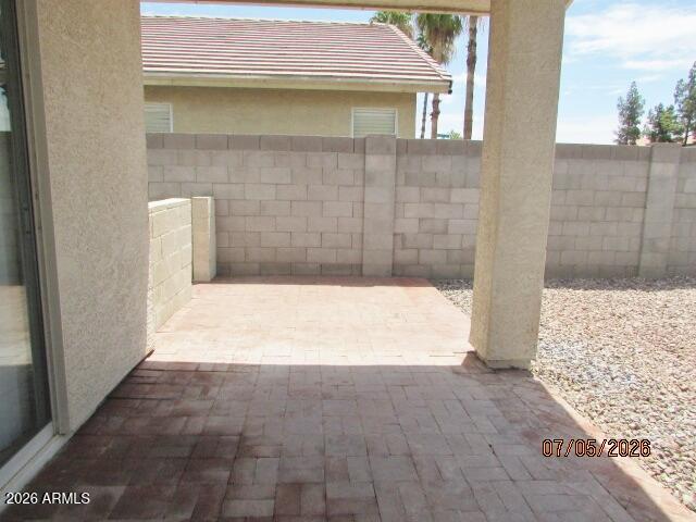Building Photo - 6135 W Navajo Dr