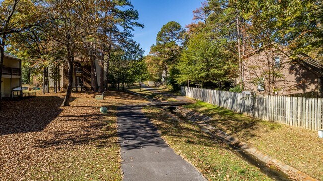 Building Photo - Maumelle Chic Condo