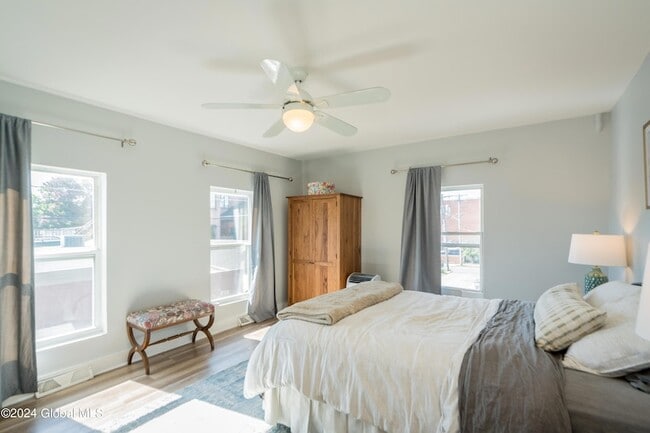 Building Photo - 9 Bolster Ln NE