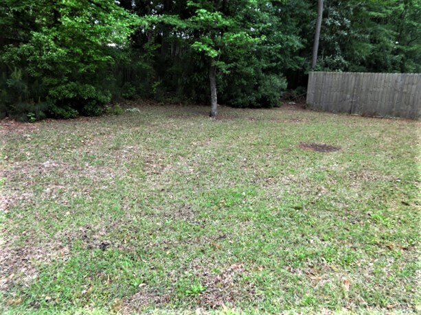 Building Photo - 8740 Red Oak Dr