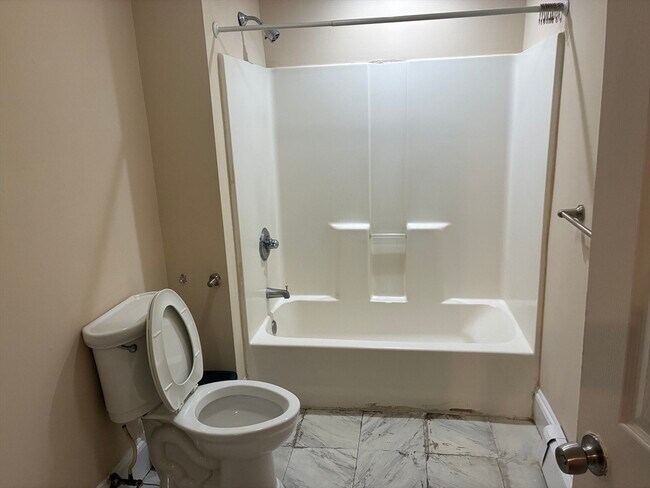 Building Photo - 71 W Selden St