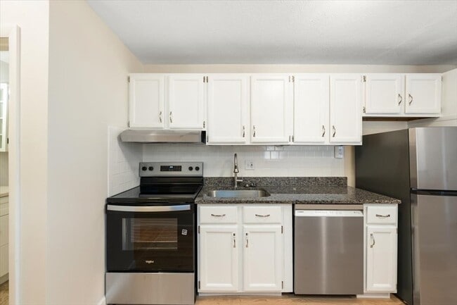 Building Photo - 176 Swanson Rd