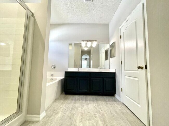 Building Photo - Gorgeous 3/2 Pool Home in Apopka's Parkside at Errol Estate!