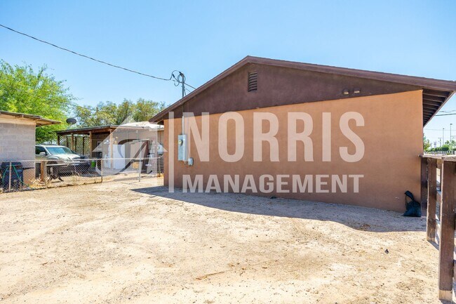 Building Photo - Great Home in the Heart of Eloy