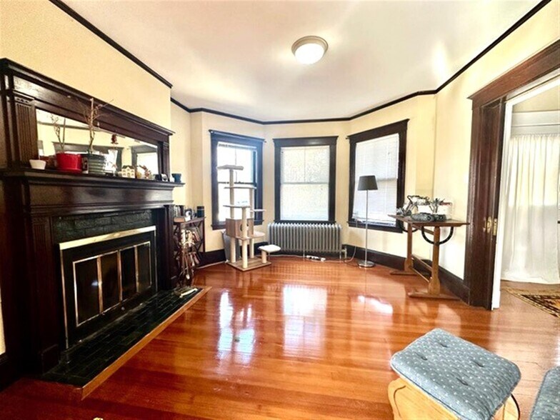 Building Photo - 77 College Ave