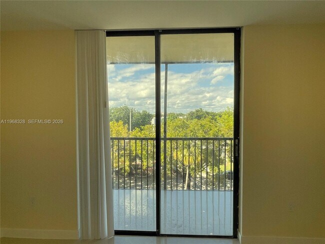 Building Photo - 16851 NE 23rd Ave