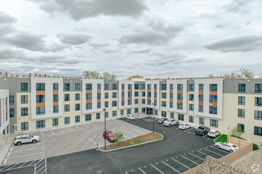 Building Photo - The Rozzie