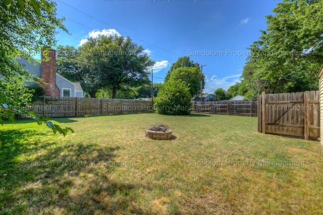 Building Photo - FOR LEASE | Tulsa | Available Now!