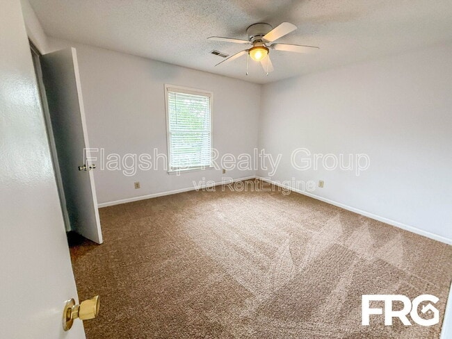 Building Photo - 107 Chesterfield Ct