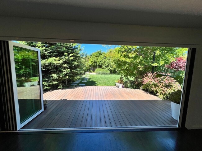 Building Photo - UPDATED THREE BEDROOM TWO BATH ONE-LEVEL EAST CORTE MADERA HOME WITH STUNNING OUTDOOR SPACE