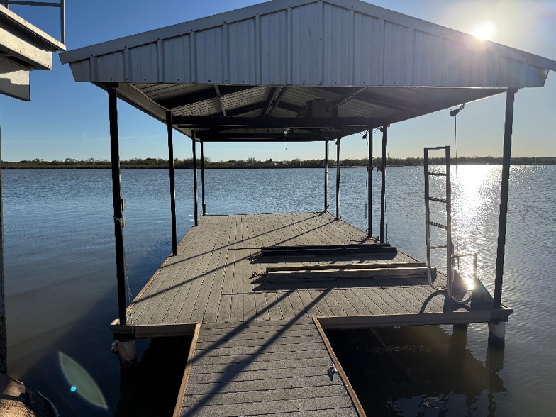 Building Photo - 3045 Red Bluff Cir