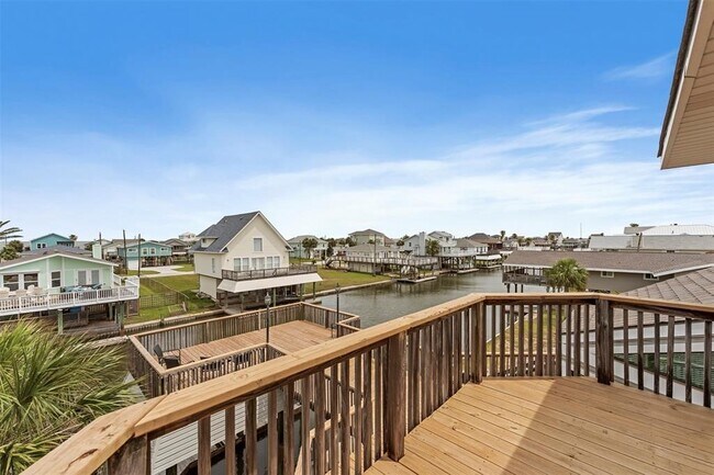 Building Photo - 21812 Frio Dr