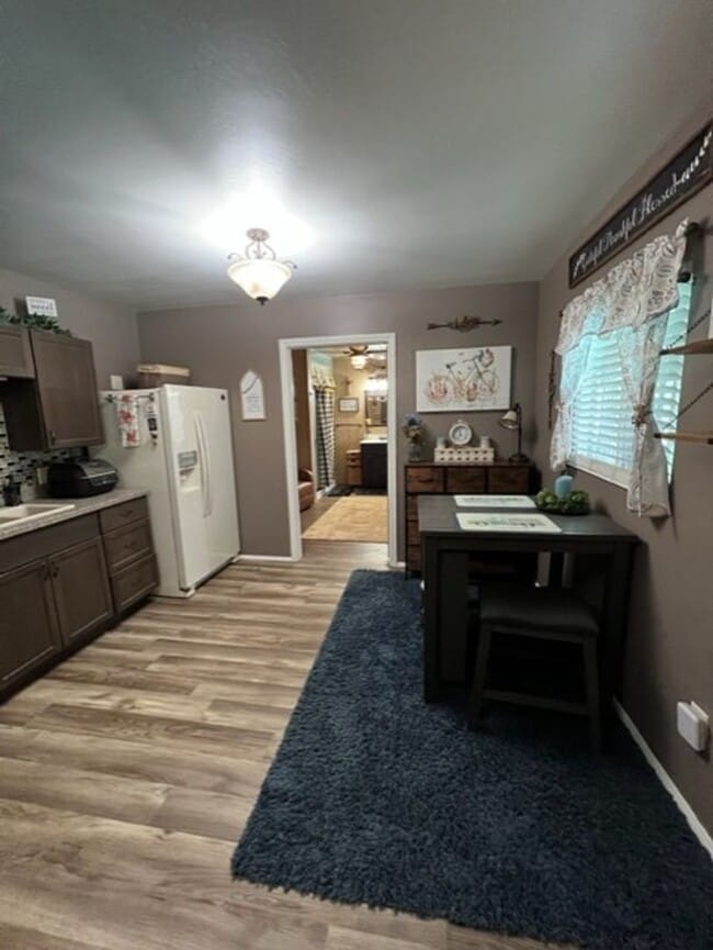 Building Photo - Fully furnished 1 bedroom