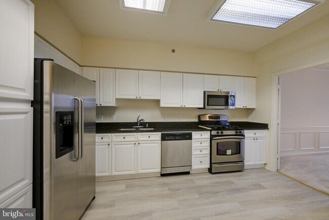 Building Photo - 3100 N Leisure World Blvd