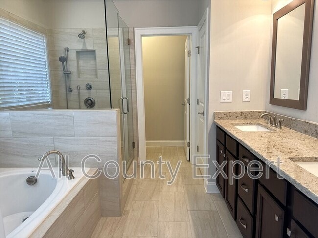 Building Photo - 1529 Huntwood Ct