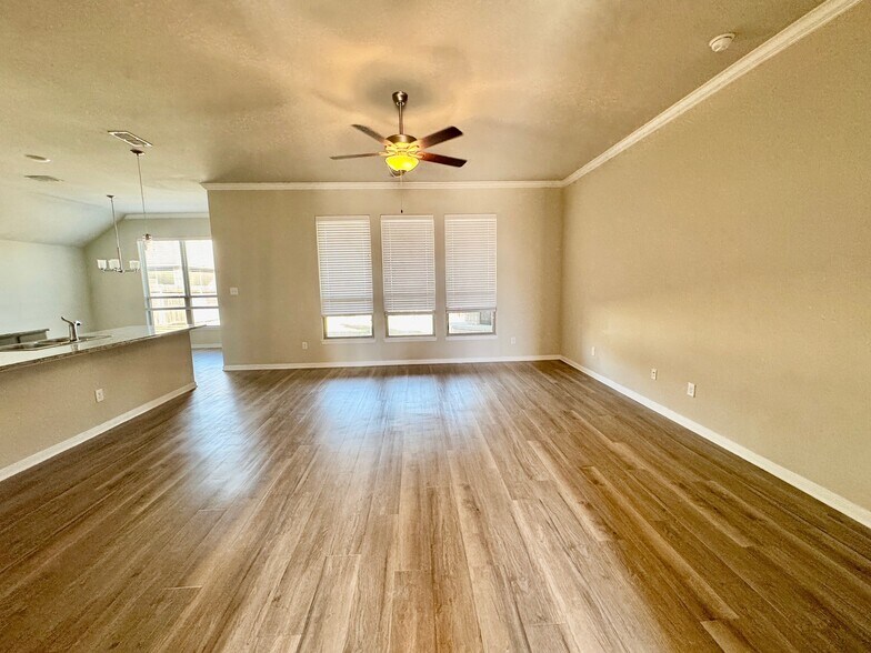 Building Photo - 7308 Rosado Dr