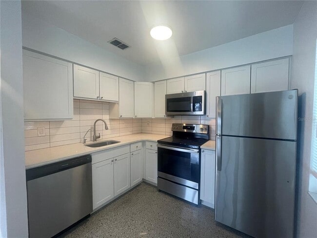 Building Photo - 902 S Bruce St