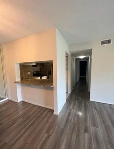 Building Photo - 627 Sea Pine Way